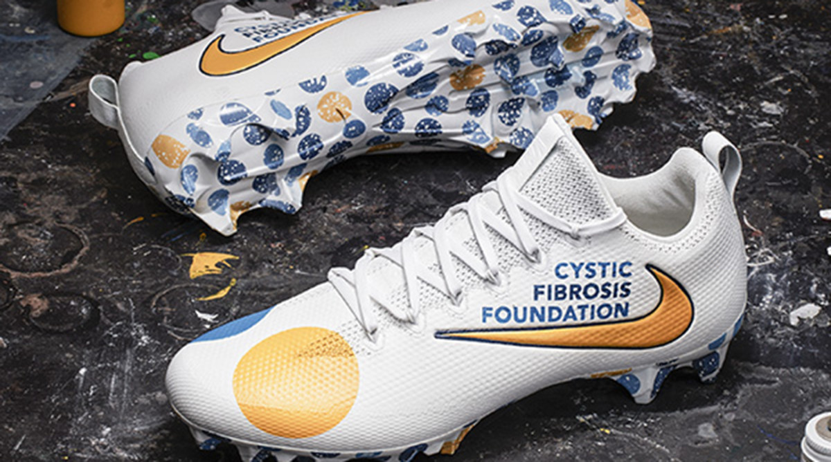 jarvis-landry-week-13-cleats.jpg